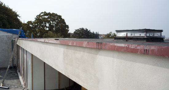 Ploché střechy tečou nebo potečou